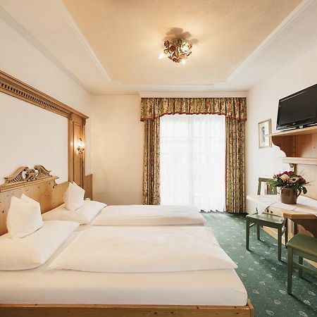 Hotel Hoferwirt Neustift im Stubaital Esterno foto